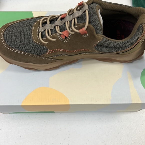 Earth Origins shoes. - Picture 2 of 3